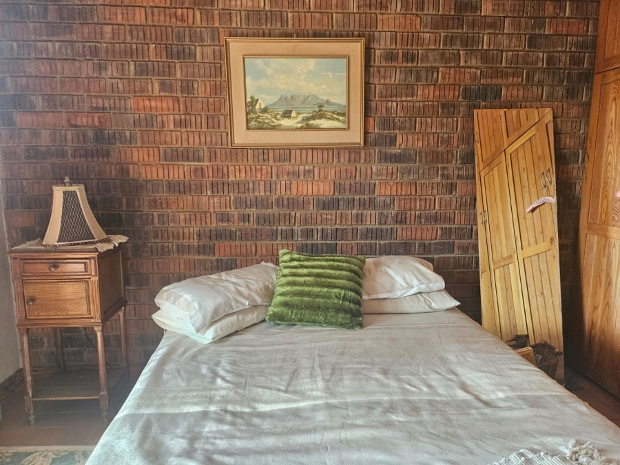 5 Bedroom Property for Sale in Roodekopjes Ah North West